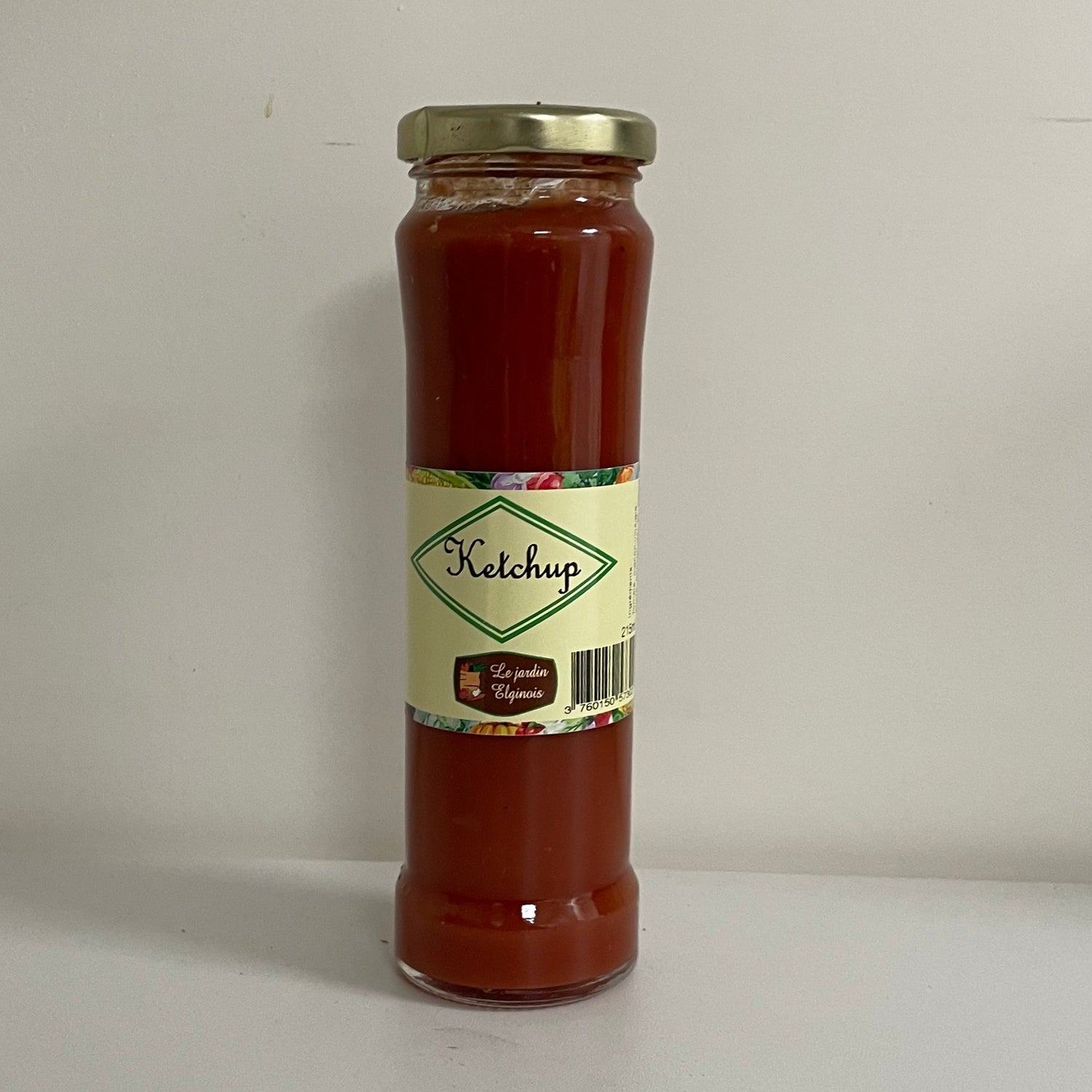 Le Jardin Elginois à Legny (69620) produit et transforme ses légumes. Le ketchup artisanal est proposé en bocal de 215mL. Ingrédients : tomate, oignon, vinaigre, sucre, poivron, sel, ail, poivre. À retrouver chez Click & POULETTE à 3,35 euros / bocal