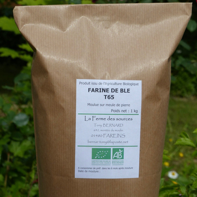 1kg farine de blé T65 moulue sur meule pierre issue de l'agriculture biologique Ferme des Sources Tony Bernard Fareins